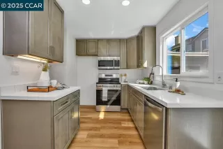 Photo #6: 41102020 Listing