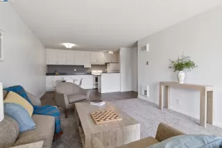 Photo #4: 41102070 Listing