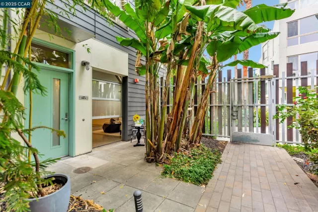 MLS: 41102152 Condo For Sale