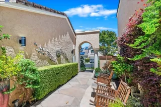 Photo #2: 41102229 Listing