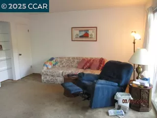 Photo #5: 41102230 Listing