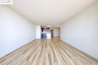 Photo #6: 41102379 Listing