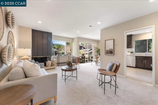 MLS: 41102383 Condo For Sale