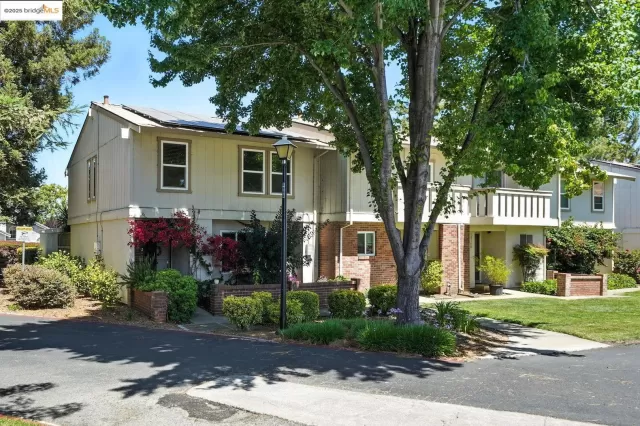 MLS: 41102399 Condo For Sale