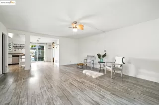 Photo #5: 41102399 Listing