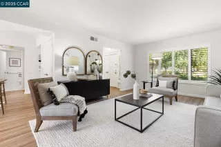 Photo #4: 41102502 Listing