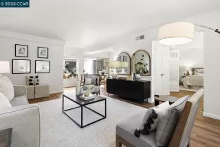 Photo #6: 41102502 Listing