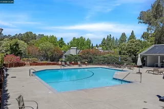 More Details about MLS # 41102579 : 1496 ASHWOOD DR