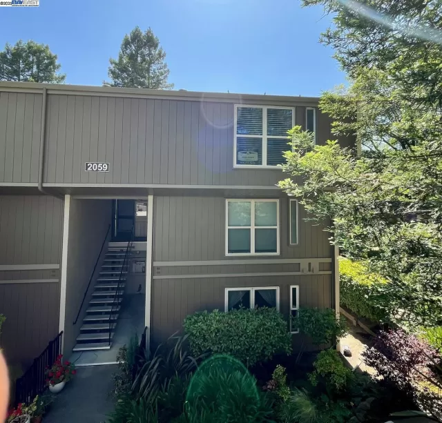 MLS: 41102582 Condo For Sale