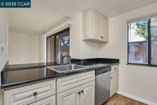 Photo #6: 41102610 Listing 