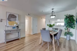 Photo #3: 41102653 Listing