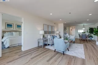 Photo #4: 41102653 Listing