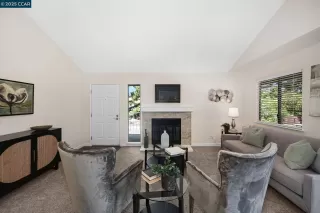 Photo #2: 41102655 Listing