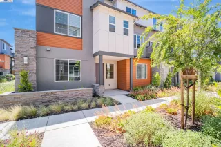 Photo #2: 41102657 Listing