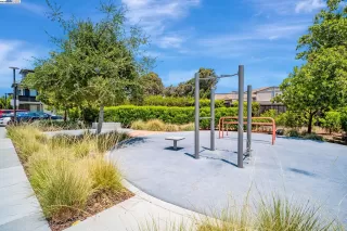 Photo #6: 41102657 Listing