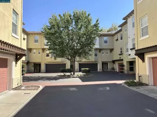 Photo #2: 41102684 Listing