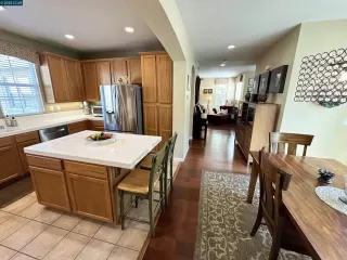 Photo #5: 41102684 Listing