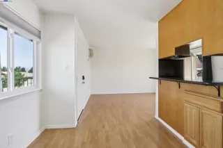 Photo #4: 41102694 Listing