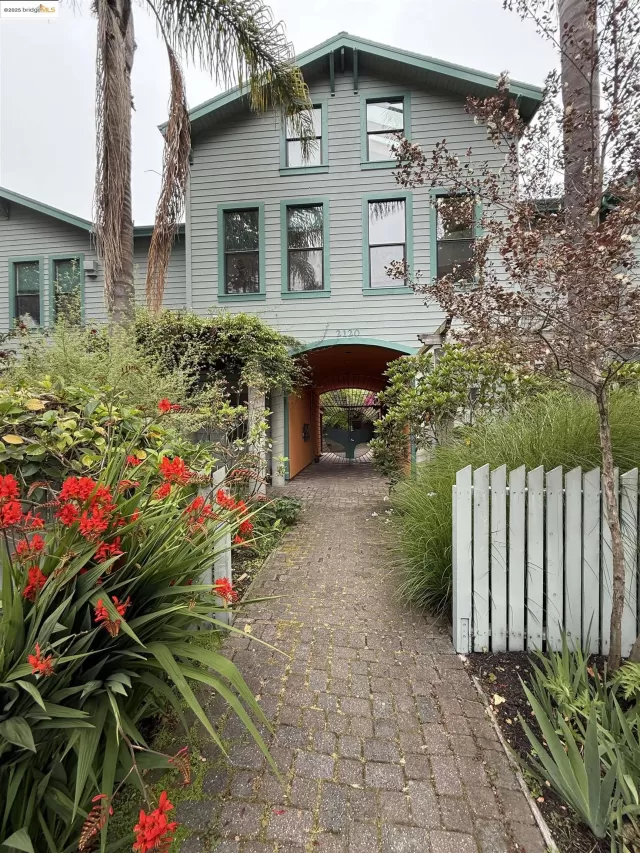 MLS: 41102760 Condo For Sale