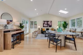 Photo #5: 41102769 Listing