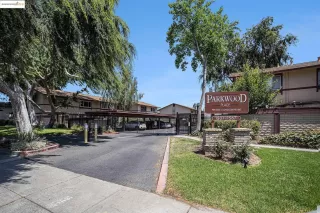 Click for more information on MLS # 41102776 : 1563 PARKWOOD PL More Details about MLS # 41102776 : 1563 PARKWOOD PL