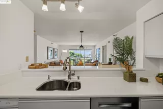 Photo #2: 41102784 Listing 