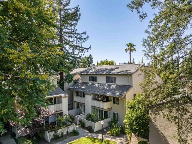 MLS: 41102835 Condo For Sale