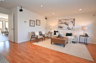 Photo #5: 41102862 Listing