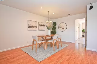 Photo #6: 41102862 Listing