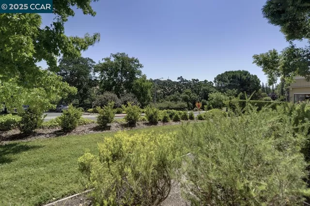 MLS: 41102898 Condo For Sale