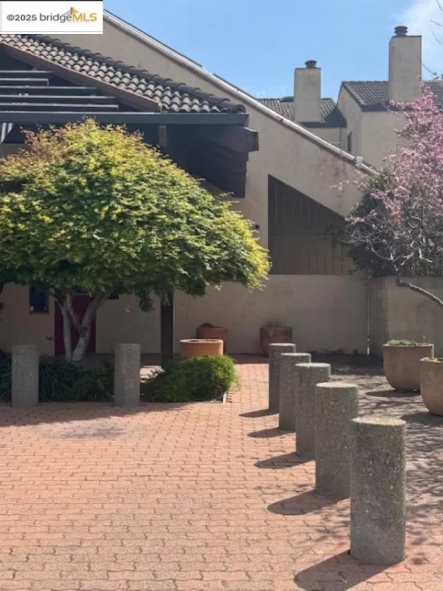 MLS: 41102923 Condo For Sale