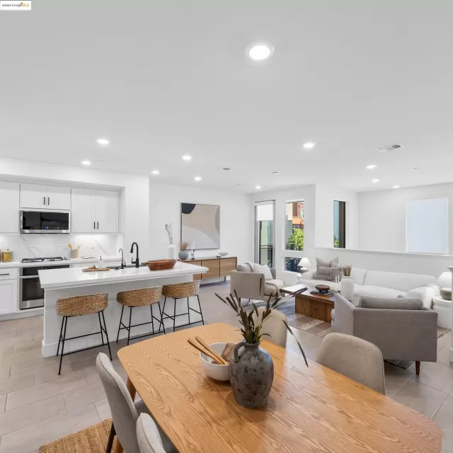 MLS: 41102953 Condo For Sale