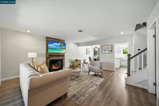 Photo #1: 41102984 Listing