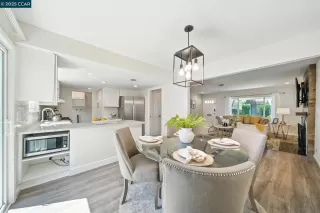 Photo #6: 41102984 Listing