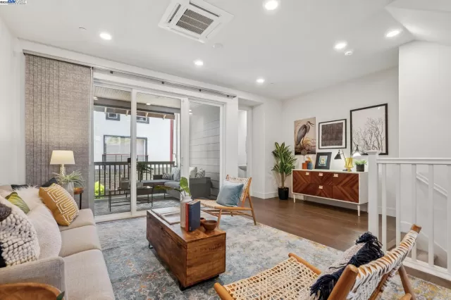 MLS: 41103026 Condo For Sale