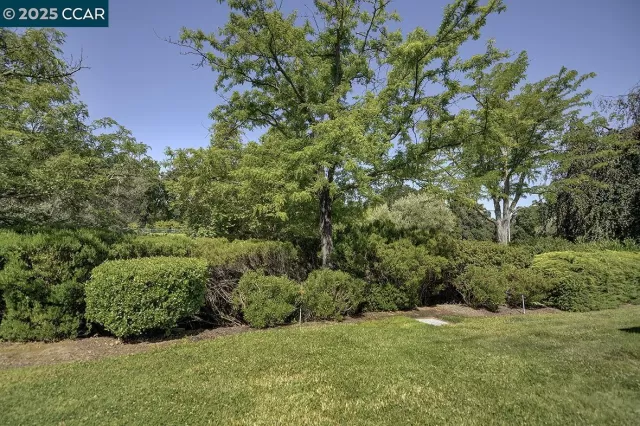 MLS: 41103072 Condo For Sale