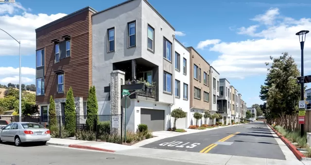 MLS: 41103083 Condo For Sale