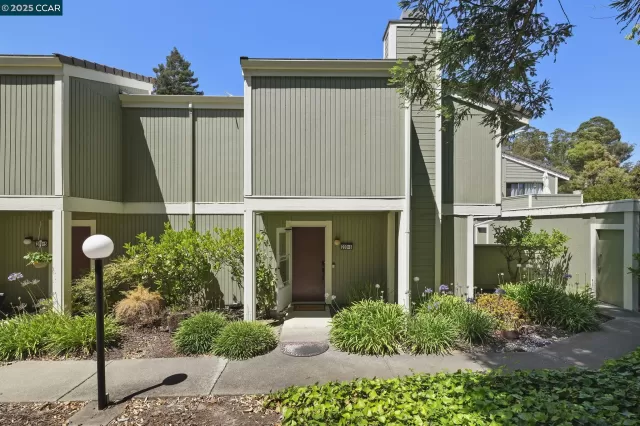 MLS: 41103105 Condo For Sale