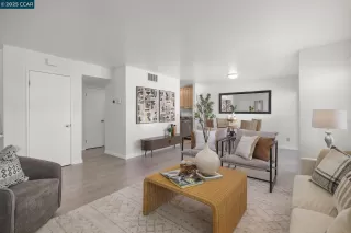 Photo #5: 41103105 Listing