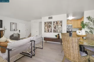 Photo #6: 41103105 Listing