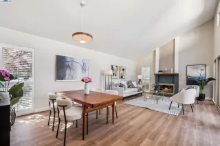 Photo #2: 41103122 Listing