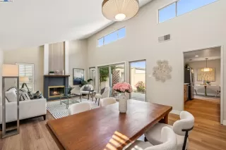 Photo #5: 41103122 Listing