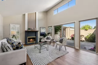 Photo #6: 41103122 Listing