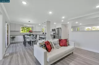 Photo #6: 41103165 Listing 