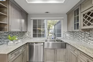 Photo #5: 41103217 Listing 