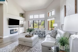 Photo #4: 41103369 Listing