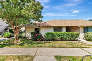 More Details about MLS # 41103384 : 825 OAK GROVE RD # 15