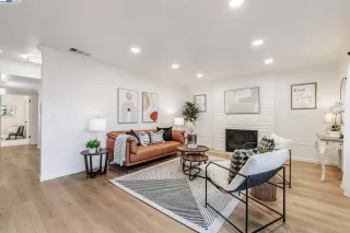 Photo #4: 41103384 Listing