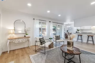 Photo #6: 41103384 Listing