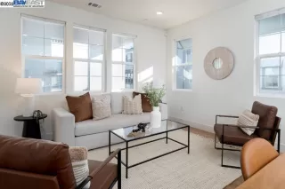 Photo #5: 41103409 Listing 